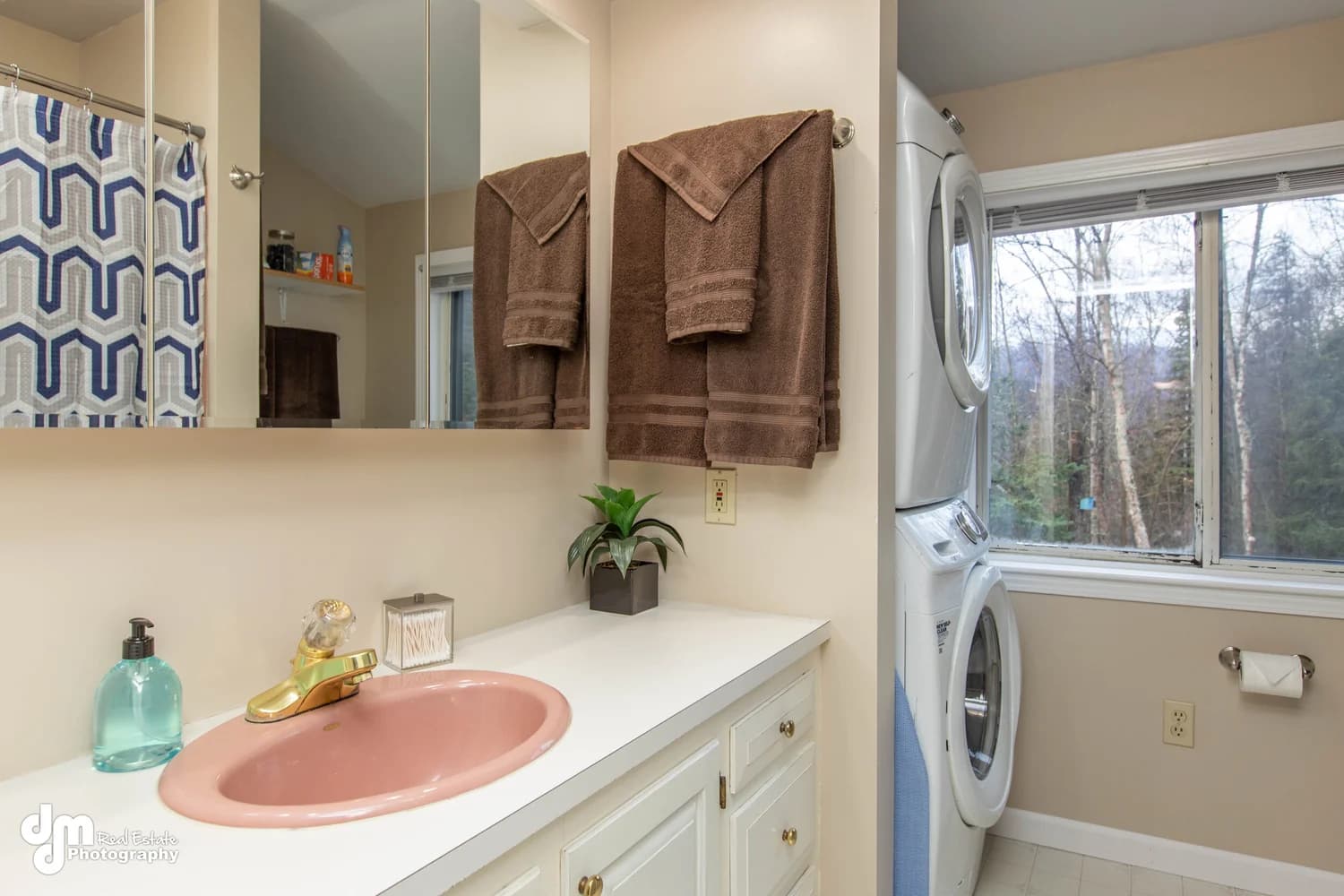 Cabin Vacation Rental Design — staged by Acorn Home Staging