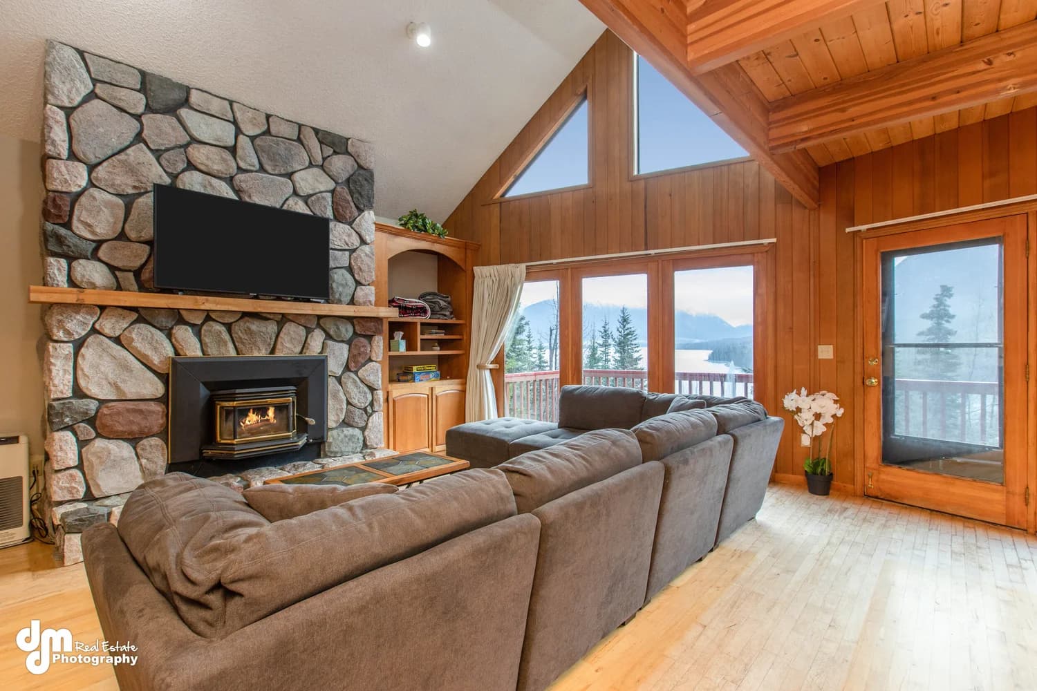 Cabin Vacation Rental Design — staged by Acorn Home Staging