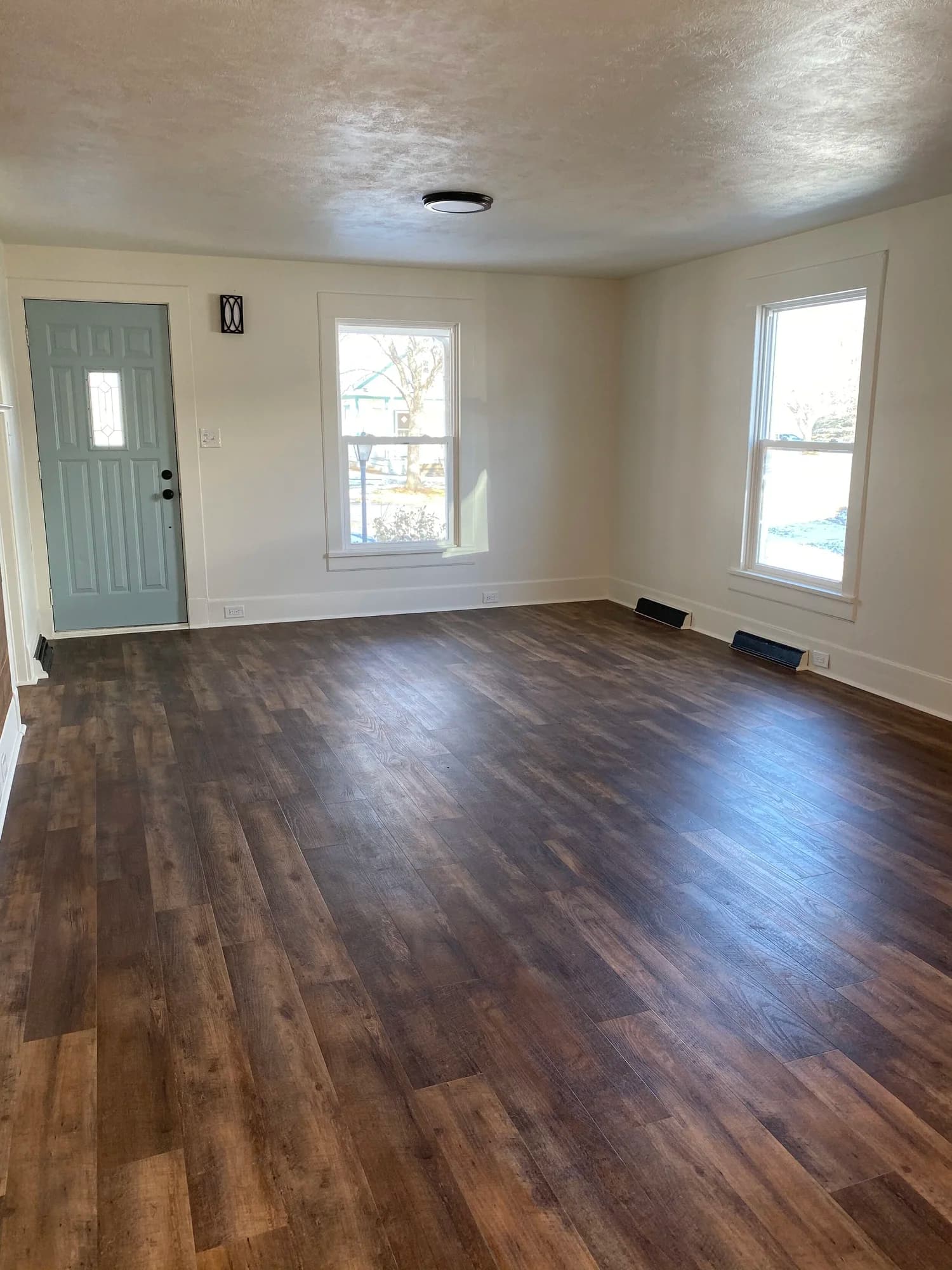 Living Room before staging — Platte Avenue